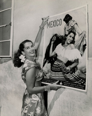 Jinx Falkenburg. Columbia, 1944.jpg