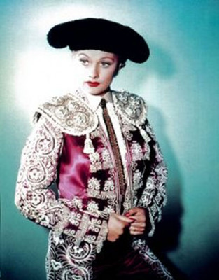 Lucille Ball Vestida de torera.jpg