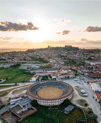 plaza de torso de Trujillo.jpg
