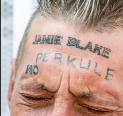 Tomek mendigo benidorm ingleses polaco.PNG