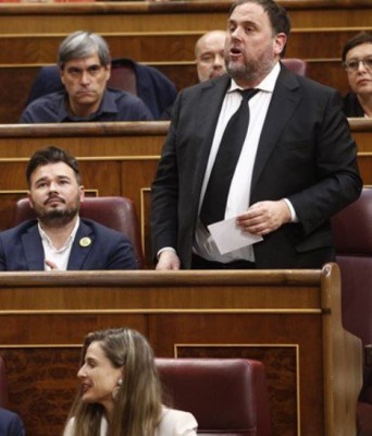 Junqueras Juramento en las cortes mayo 2019.JPG