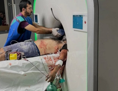 palestino famoso como enfermero con agua.jpeg