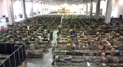 alojamiento para tropas del ejército español en la inundación de Valencia.jpg