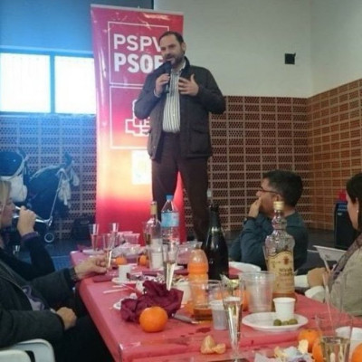 Ábalos dicta lección magistral fiesta PSOE.jpg