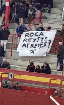 Pancartilla en Valdemorillo de los de Borja Jiménez.jpg