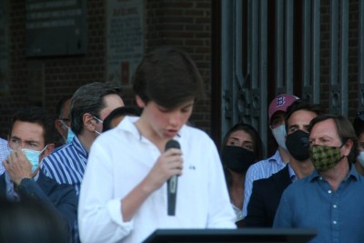 Joven toma la palabra.jpg