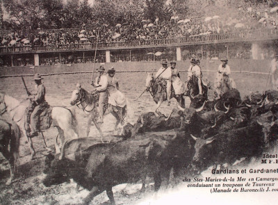 Tarjeta postal Saintes-Maries-de-la-Mer epoca de Frederic Mistral.jpg