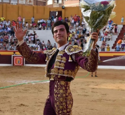 David García en la plaza de Roa de Duero.jpg