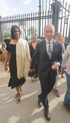 Pepín Liria y su compañía.jpg