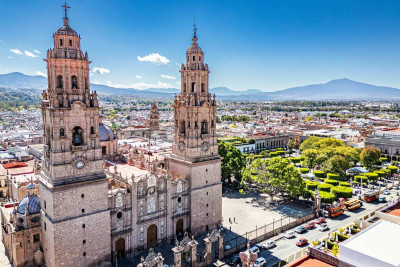 Catedral Metropolitana de Morelia o Catedral de la Transfiguración del Señor de Morelia.jpg