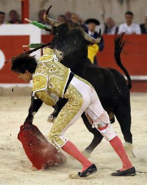 Roca Rey alternativa triunfal.jpg