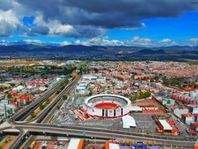 Monumental Plaza de Toros Vicente Segura, Pachuca, Hidalgo, Mx.jpg
