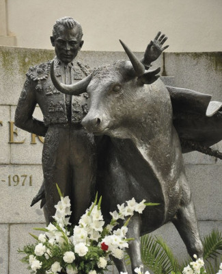 Luis Sanguino Monumento fúnebre a Juan Montero en Albacete.jpg