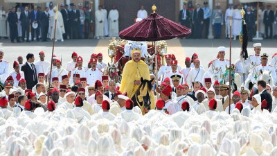 Majzen Crece la oposición a la ceremonia con la que se rinde pleitesía a Mohamed VI.jpg