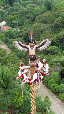 Ritual de los voladores.jpg