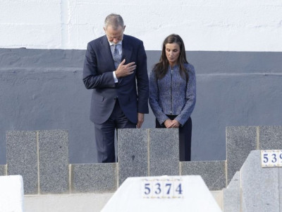 Felipe VI honra a los muertos de la tragedia de Ceuta.jpg