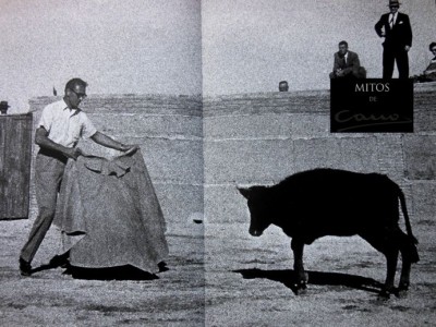 Gary Cooper tentando una vaquilla.jpg