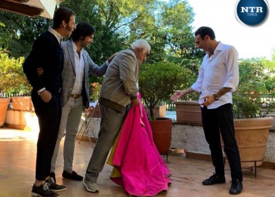 Vicente Fernandez Enrique Ponce y Juan José Padilla, con Javier Conde.jpg