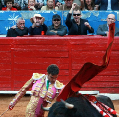 Joaquin Sabina Serrat Bose y Jose Tomas.jpg
