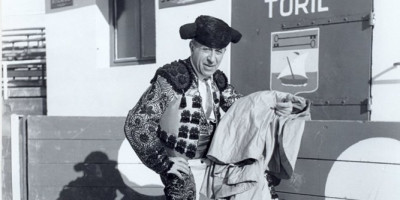 4 Albert Dubout en los años 60 en las arenas de Palavas.jpg