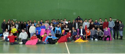 Víctor Barrio en Cantalejo con niños 10.jpg