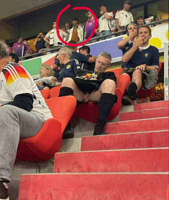 Lamine Yamal y los escoceses.jpeg