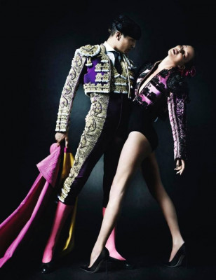 Kate Moss y José María Manzanares por Peter Lindbergh.jpg