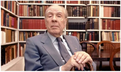 Jorge Luis Borges .jpg