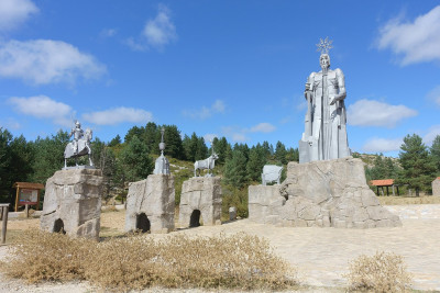 Monumento al nacimiento del río Tajo.jpg
