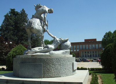 Los Portadores de la Antorcha. Monumento de Anna Hyatt Huntington. Plaza Ramón y Cajal. Universidad Complutense.jpg